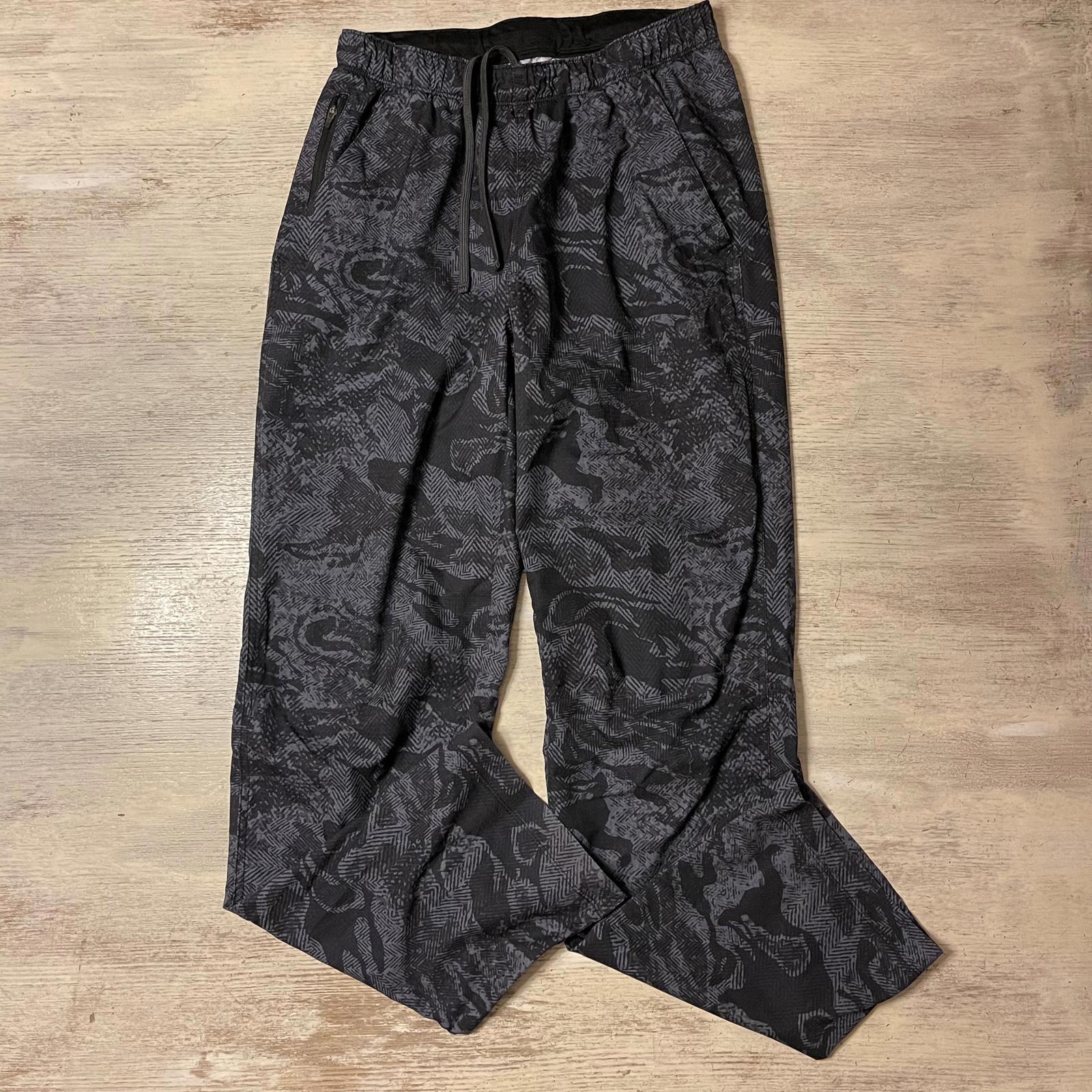 Euc Under Armour Black And Grey Women’s Camo Camouflage Track Pants Size Small